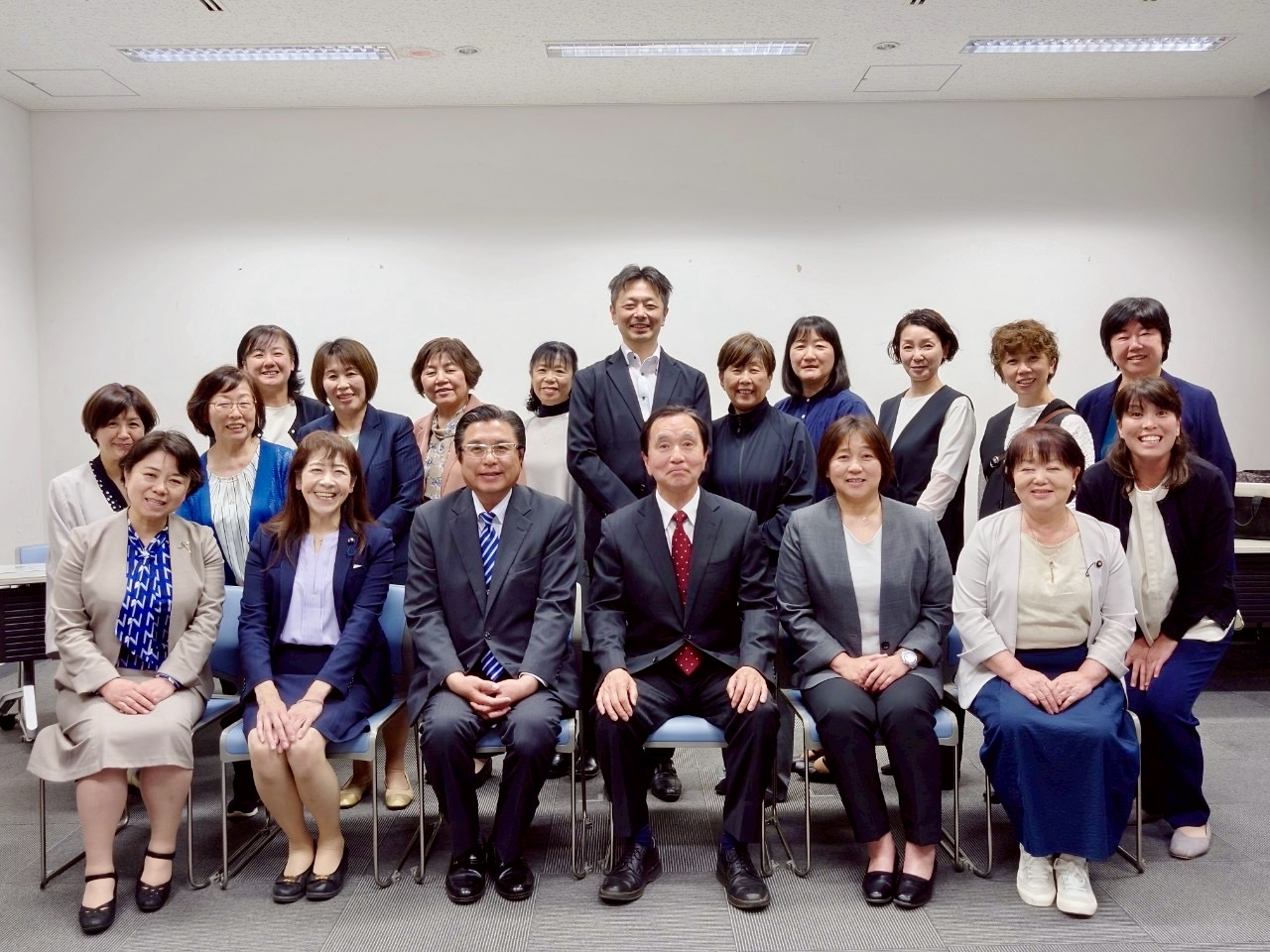 異次元の少子化対策、始動・拡大